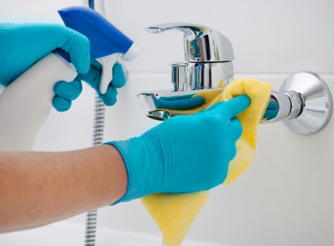 Detailed cleaning for a flat near Canary Wharf with access and building considerations